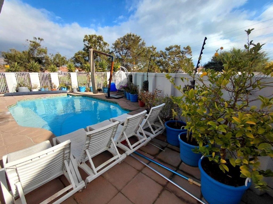 4 Bedroom Property for Sale in Fairview Golf Estate Western Cape